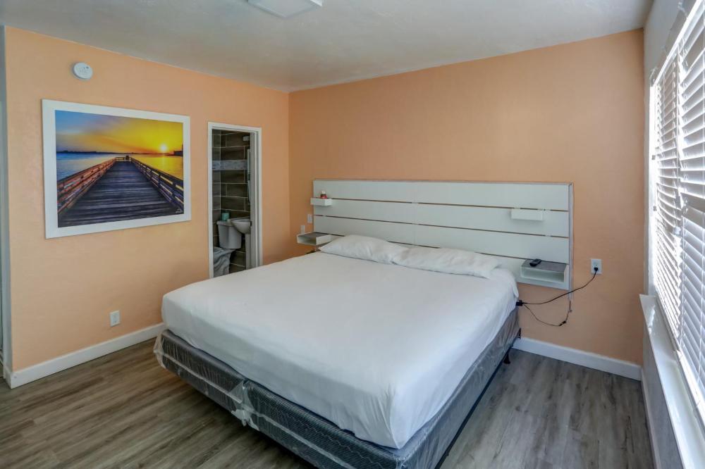 Standard Queen Room interior