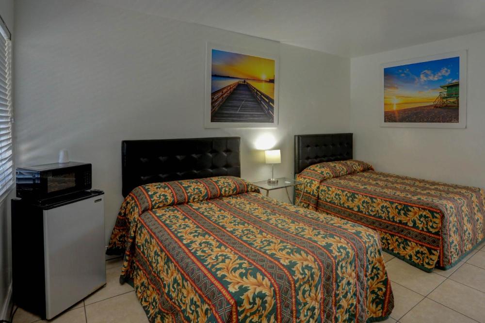 Deluxe Double Room with Two Double Beds interior